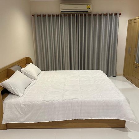 Country Complex Bangna Aparthotel Bangkok Luaran gambar