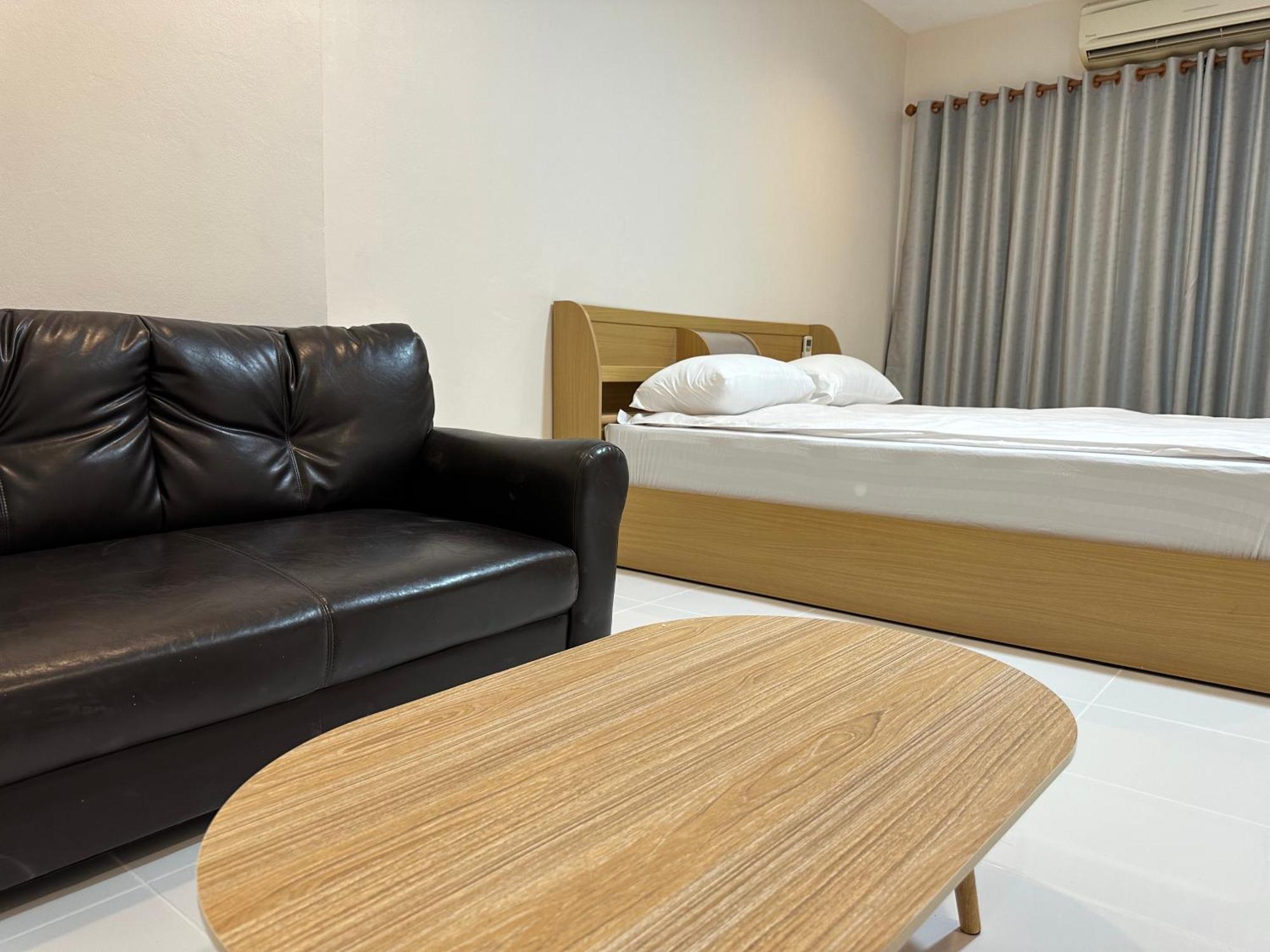Country Complex Bangna Aparthotel Bangkok Luaran gambar