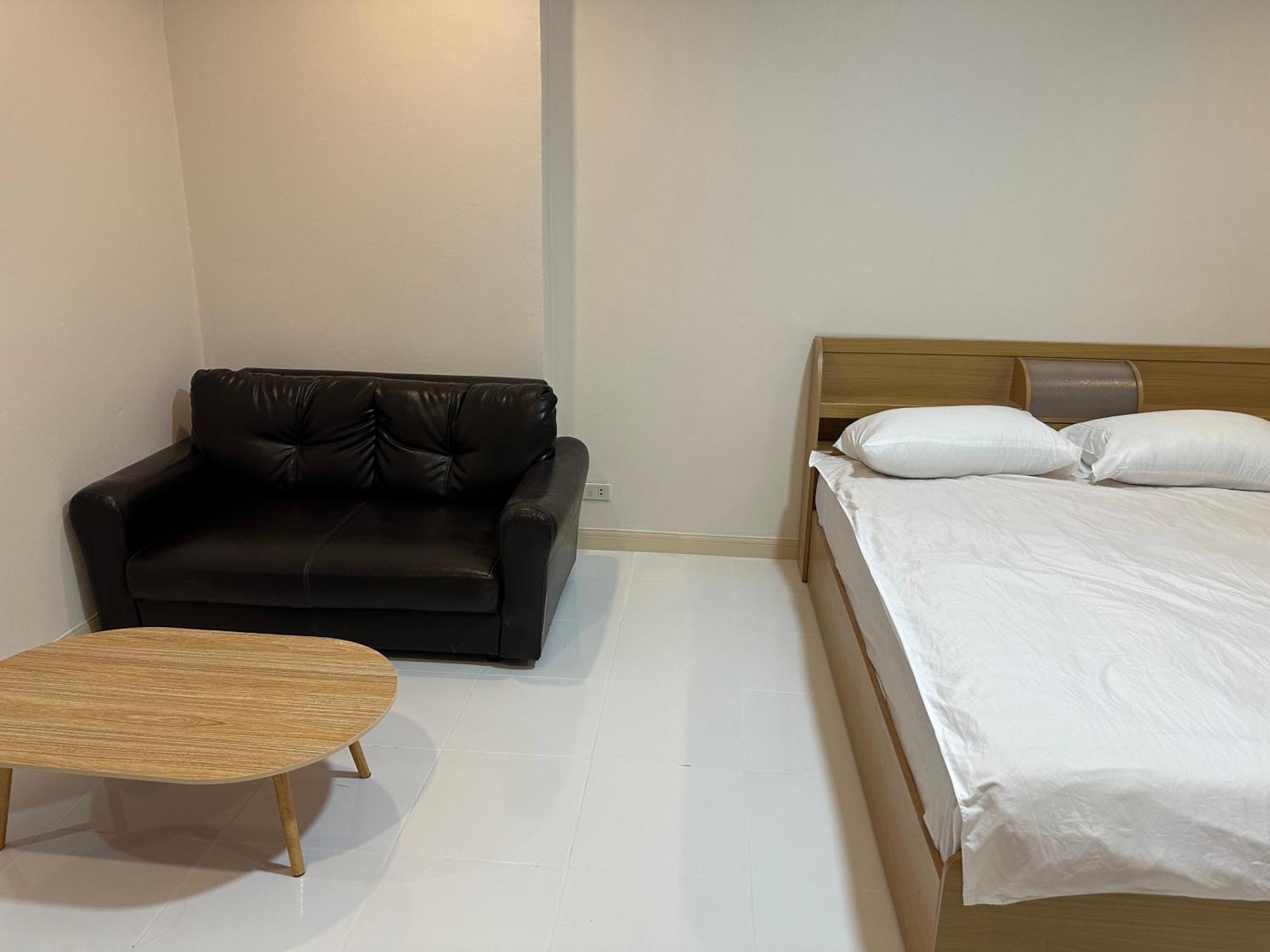 Country Complex Bangna Aparthotel Bangkok Luaran gambar